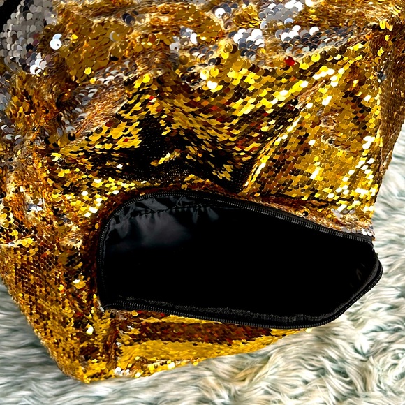 🤩Style Lab Magic Sequin Backpack in Gold ✨and Silver🪩 - Picture 6 of 13
